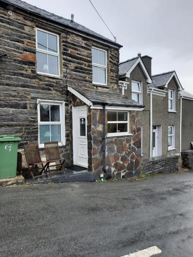 Snowdonia Rock Cottage - Cosy And Pet Friendly Penrhyndeudreath Exteriér fotografie