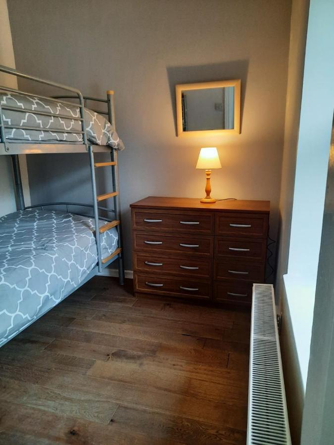 Snowdonia Rock Cottage - Cosy And Pet Friendly Penrhyndeudreath Exteriér fotografie